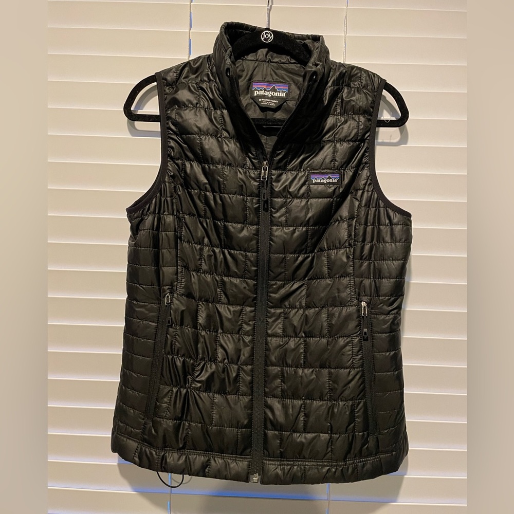 Women’s Patagonia Nano Puff Vest. Size Medium.